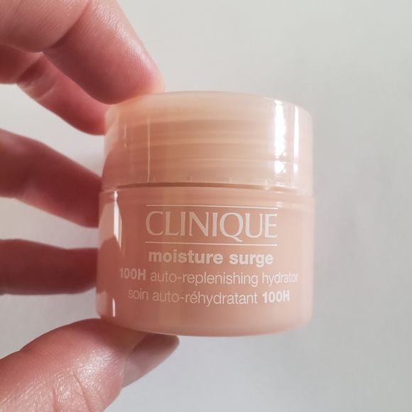💥HP💥NWT Clinique Moisture Surge 100H Auto-Replenishing Hydrator - Picture 2 of 3